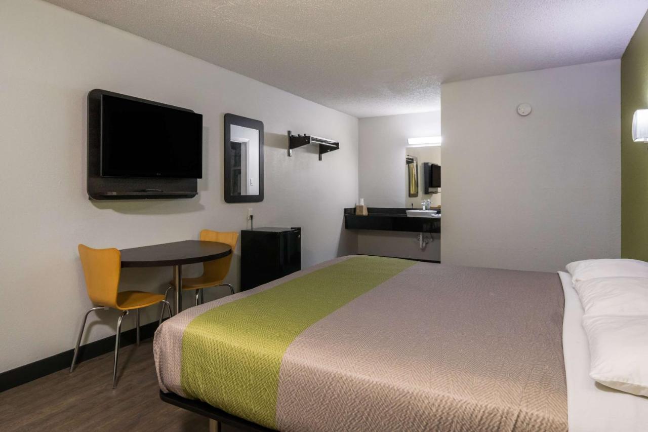 Motel 6 Irving - Loop 12 Buitenkant foto