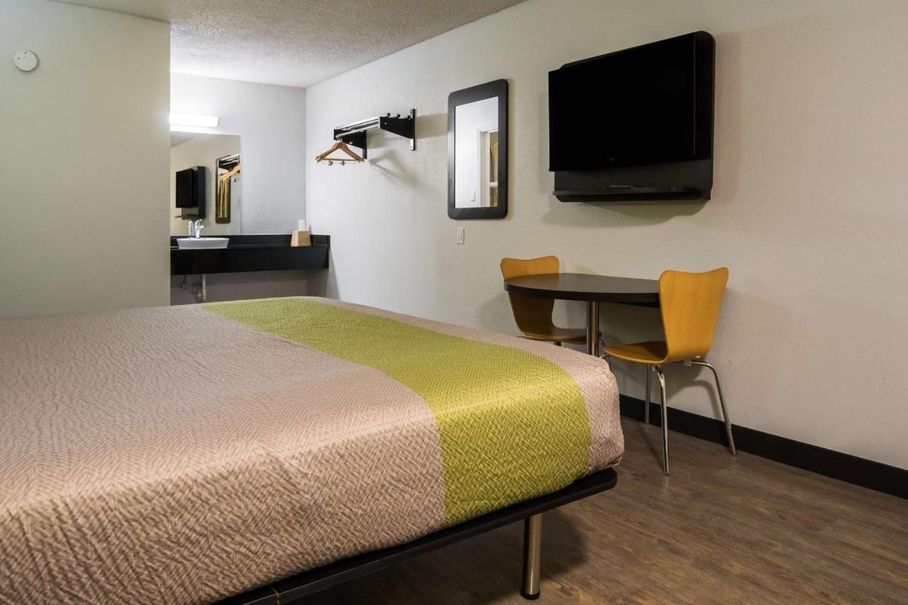 Motel 6 Irving - Loop 12 Buitenkant foto